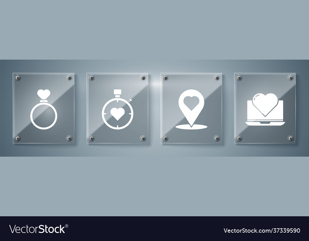 Set laptop with heart map pointer